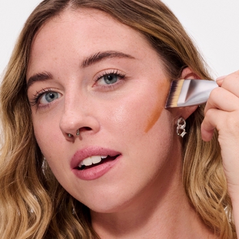 UNDER MAKEUP APPLICATION