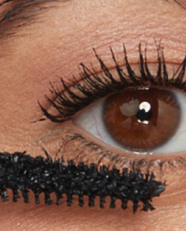 HOW TO APPLY IT: SUPERHERO MASCARA